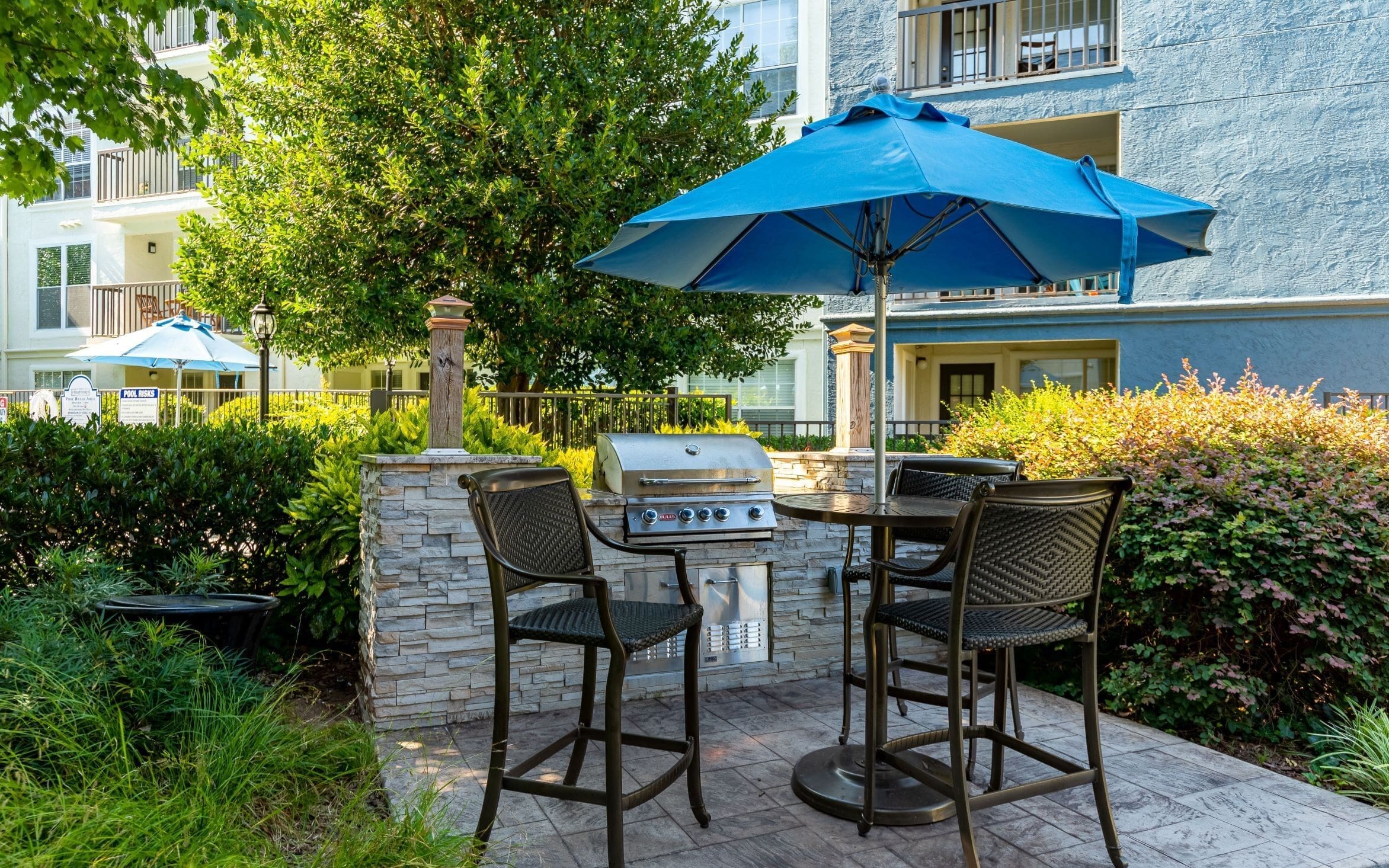 exterior-outdoor-grill-the-stratford-atlanta-ga-apartments